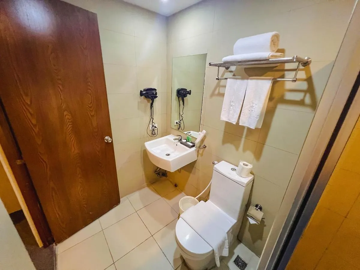 88 Courtyard Hotel Pasay