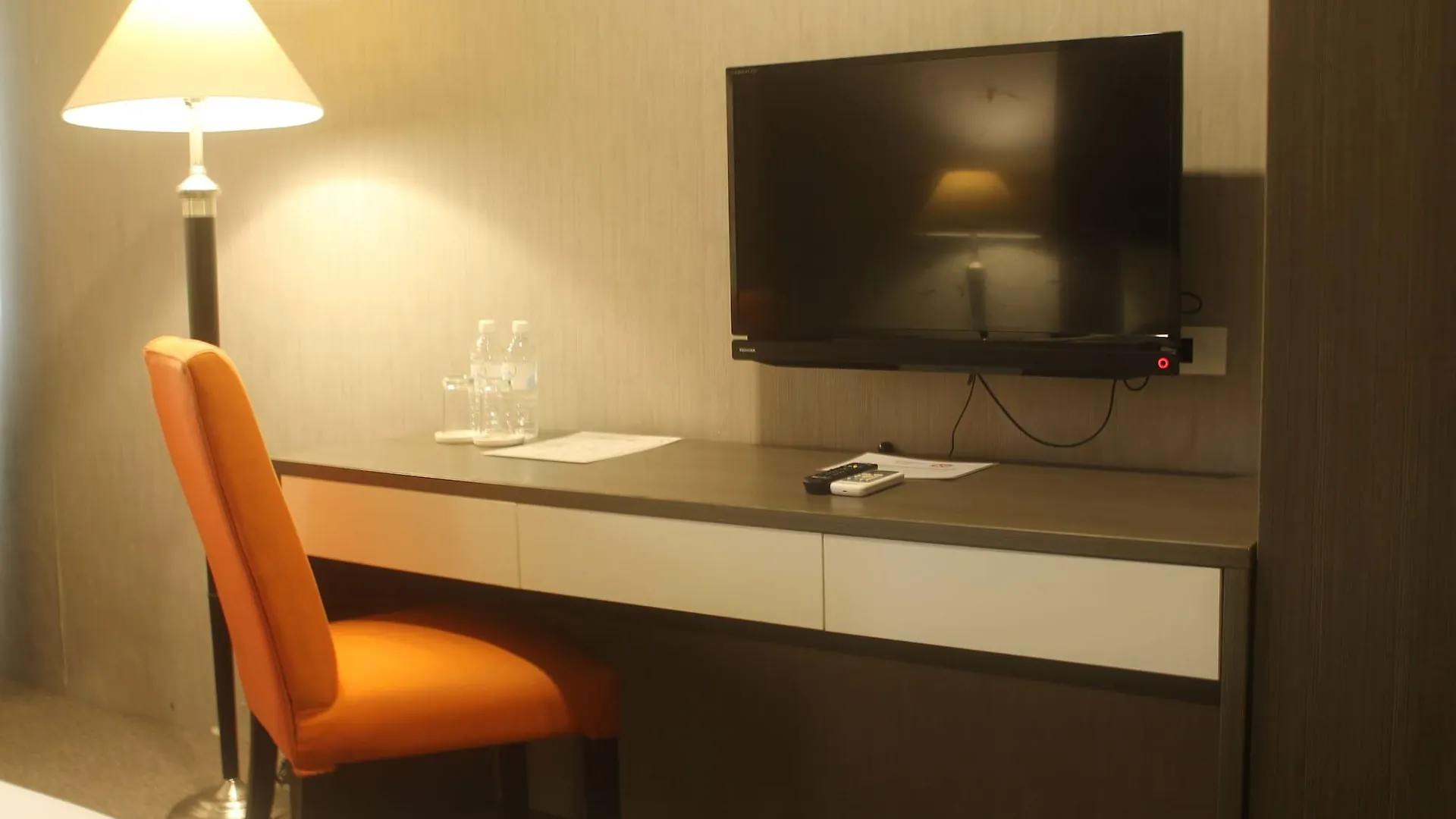 88 Courtyard Hotel Pasay