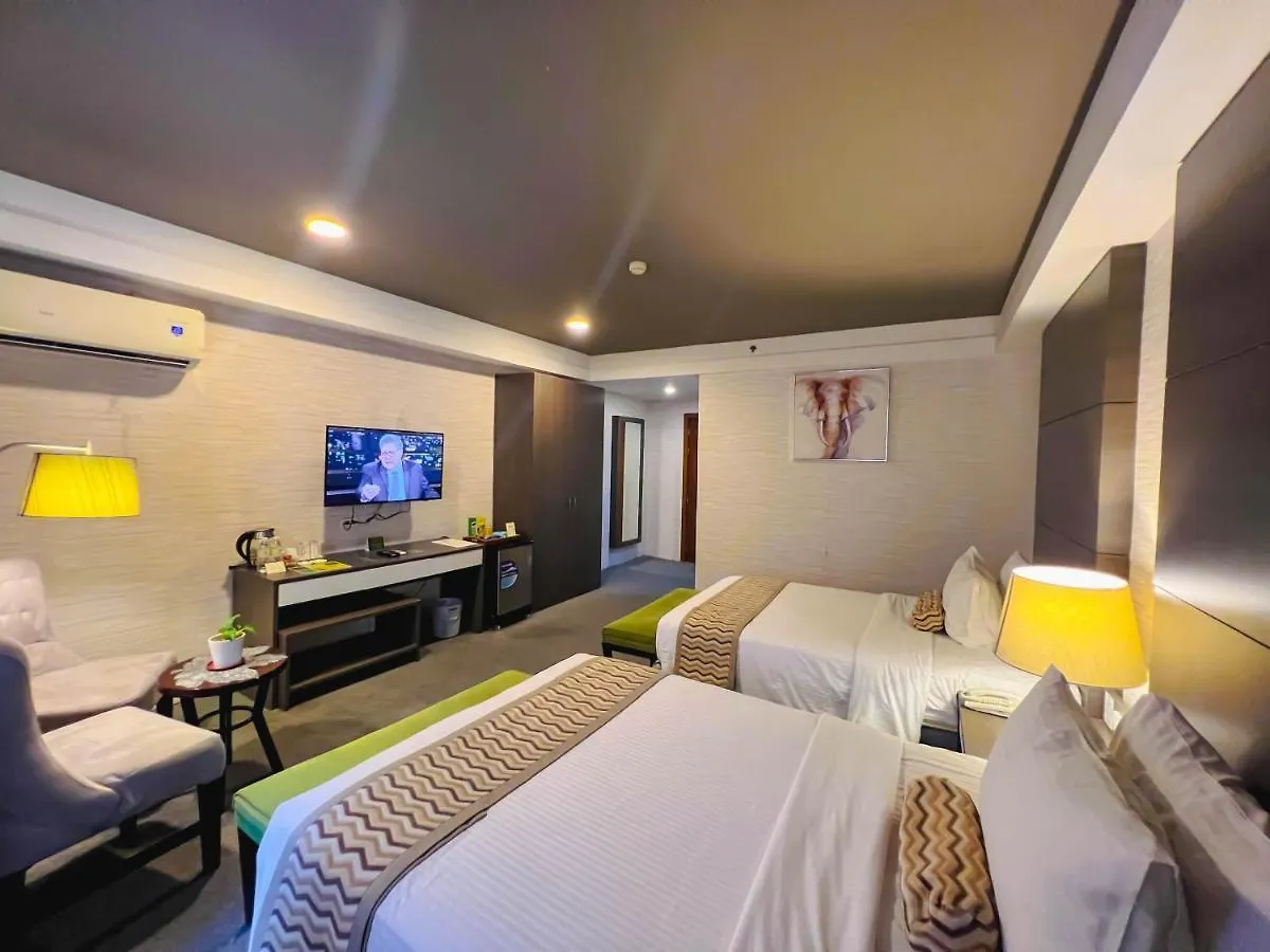 88 Courtyard Hotel Pasay Philippinen