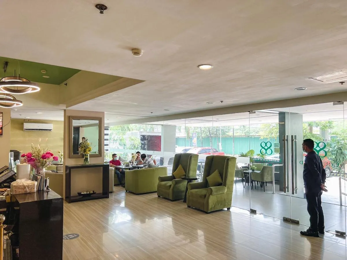 88 Courtyard Hotel Pasay