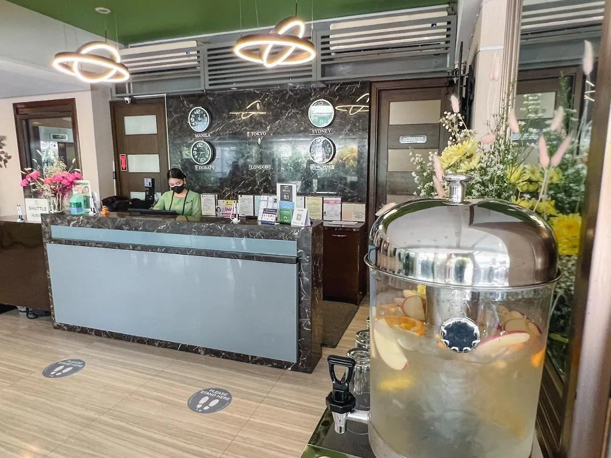 88 Courtyard Hotel Pasay