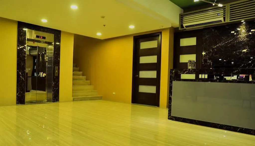 88 Courtyard Hotel Pasay