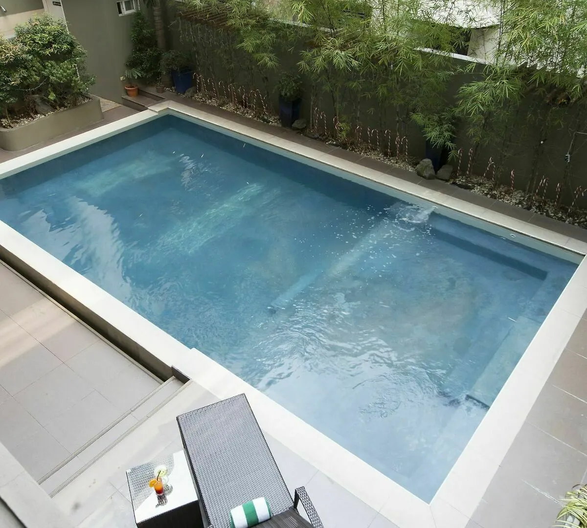 88 Courtyard Hotel Pasay