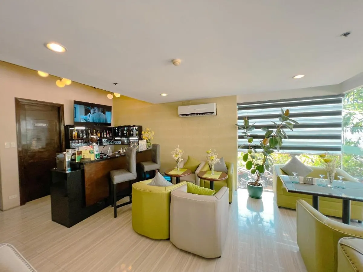 88 Courtyard Hotel Pasay