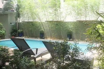 88 Courtyard Hotel Pasay